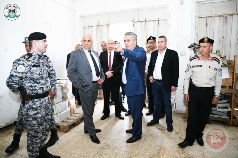 وزير الداخلية  يتفقد مقر الضابطة الجمركية في محافظة رام الله والبيرة وضواحي القدس 