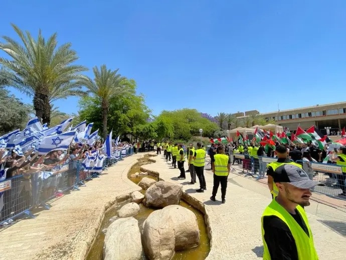 رفعوا أعلام فلسطين.. طلاب يحيون ذكرى النكبة في جامعة "بن غورويون" (صور)
