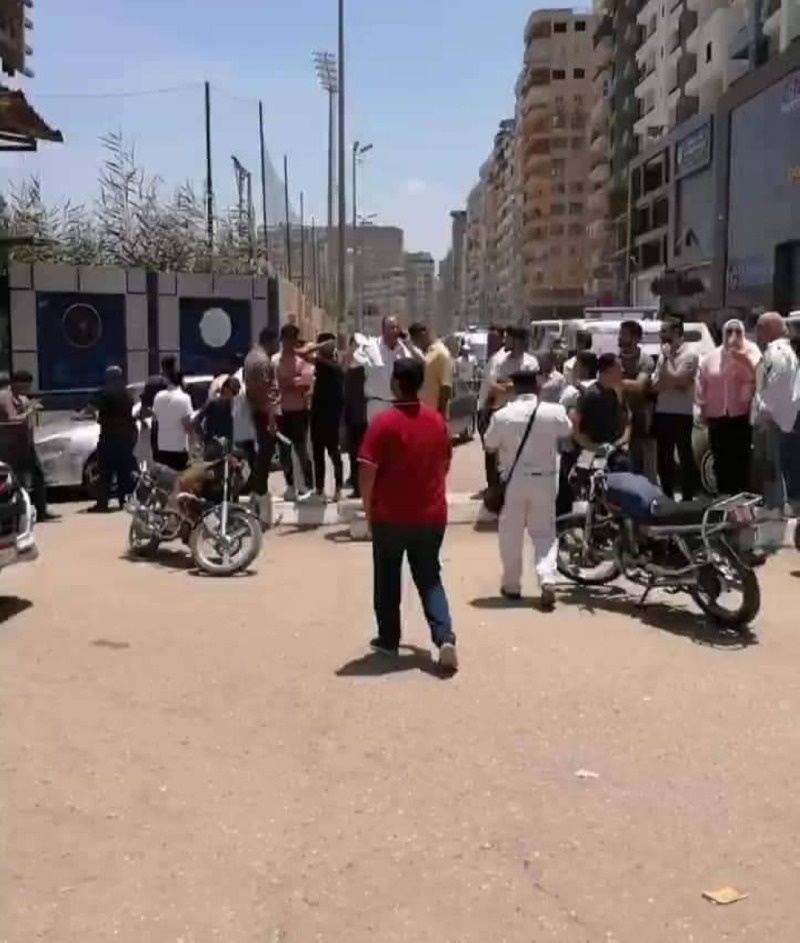 طالب يذبح زميلته أمام بوابة جامعة المنصورة المصرية (صور)
