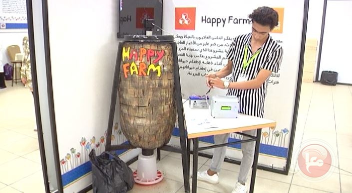 غزة: طالب ينجح في اختراع آلة لإطعام الحيوانات دون وجود المزارع