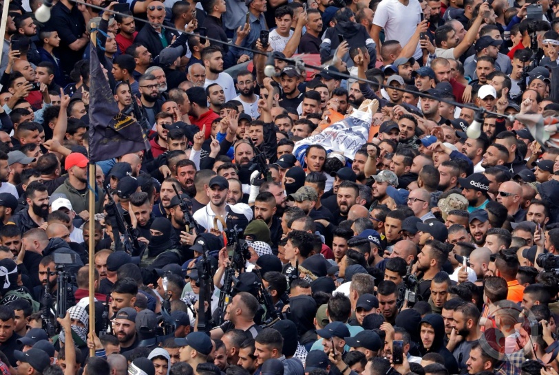 صور- الآلاف يشيّعون جثامين شهداء العدوان على نابلس