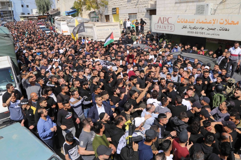 الآلاف يشيعون جثمان الفتى محمد سليم (صور)