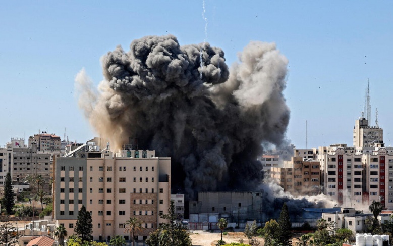 Air raids on resistance sites in Gaza