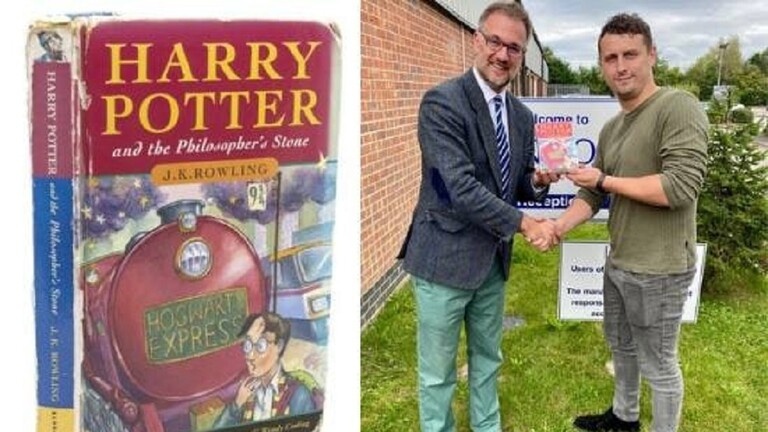 البريطاني هاري بوتر يبيع نسخته من الطبعة الأولى من الكتاب المشهور حول هاري بوتر