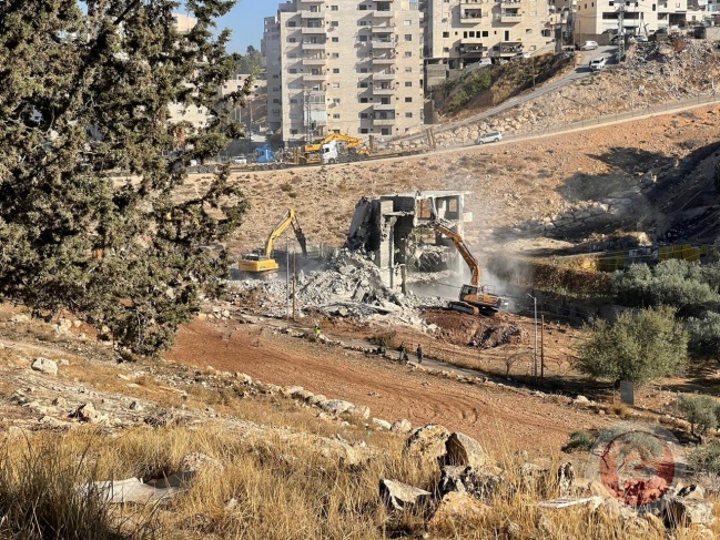 قوات الاحتلال تهدم منزلا قيد الإنشاء في منطقة واد الحمص