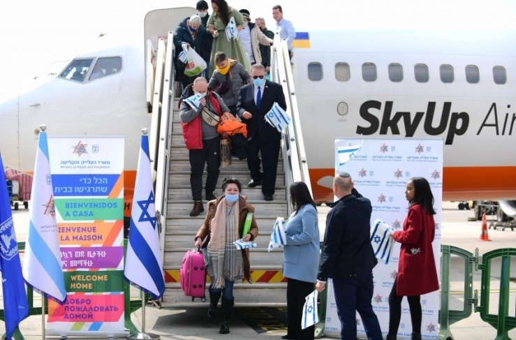 1555 Ukrainians arrive in Israel
