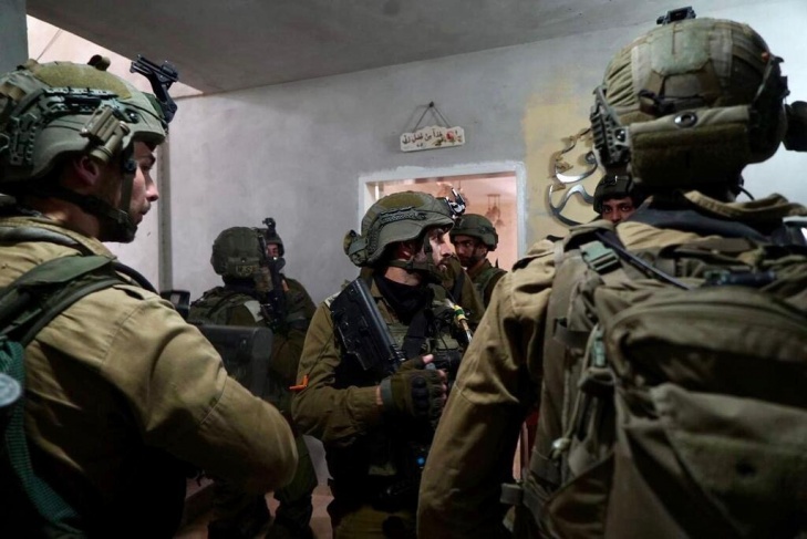 15 civilians were affected.. Arrests and raids in the West Bank
