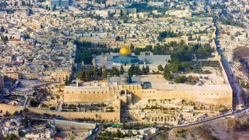Hebrew newspaper: The PA's plan to establish a capital in Jerusalem until 2030