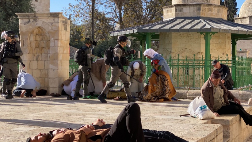 The initiative: the occupation committed a serious brutal crime in Al-Aqsa Mosque