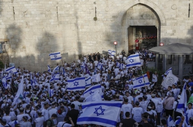 Likud MKs take part in the Flag Parade