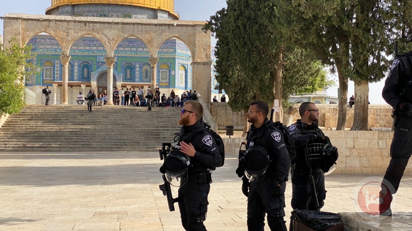 The occupation keeps two sisters away from Al-Aqsa
