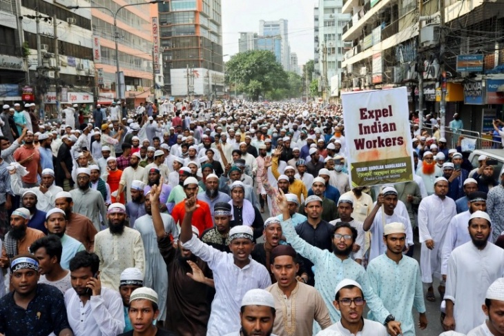 Mass demonstrations in the Islamic world to condemn the Indian statements offensive to the Prophet