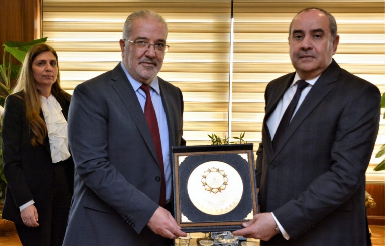 وزير النقل الفلسطيني ووزير الطيران المصري يبحثان سبل تعزيز التعاون 