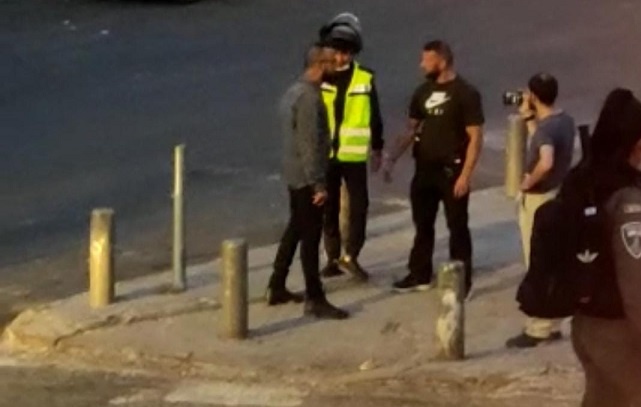 The occupation arrests two boys from Silwan
