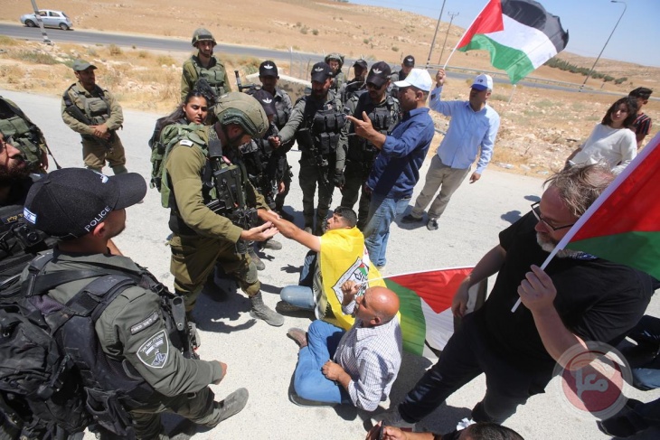 Injuries - The occupation arrests the mayor of Al-Dhahiriya after suppressing an anti-settlement activity