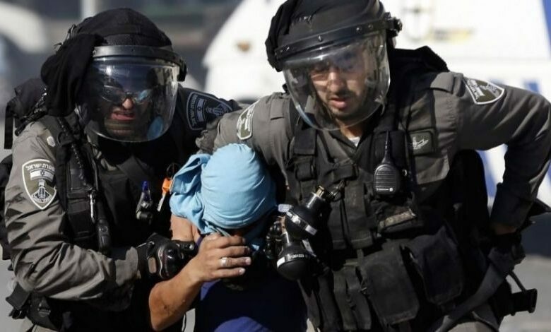 The occupation arrests three Jerusalemites