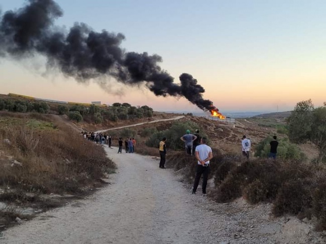 5 civilians injured after settlers attacked them south of Nablus