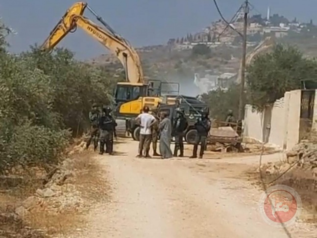 8 notices to stop work, construction and demolition of homes west of Salfit