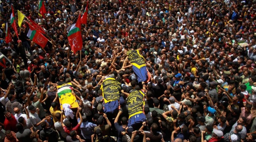 Tens of thousands mourn the leader Khaled Mansour and his companions