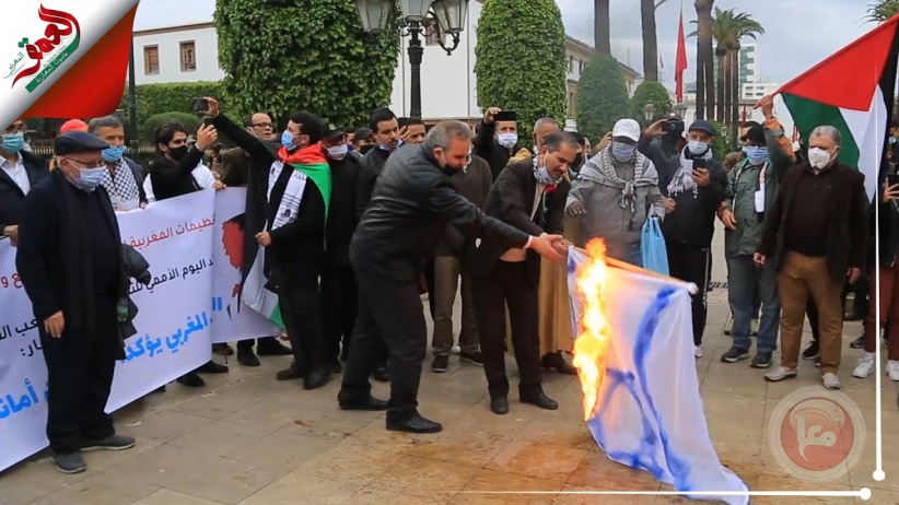 Morocco... Protesters burn the flag of Israel to protest the normalization of relations with it