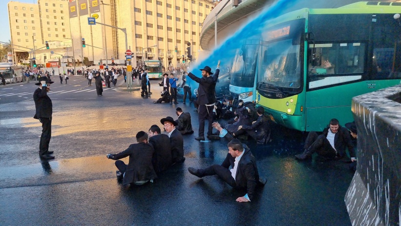 Hundreds of ultra-Orthodox Jews demonstrate against forced conscription