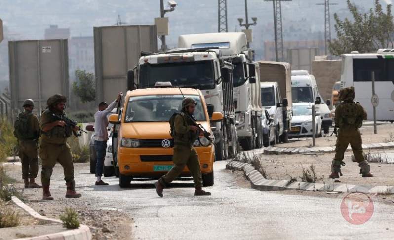 The occupation army lifts its siege on Nablus