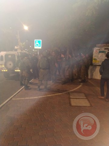 Settlers attack civilians on the Beit Ainun roundabout, east of Hebron