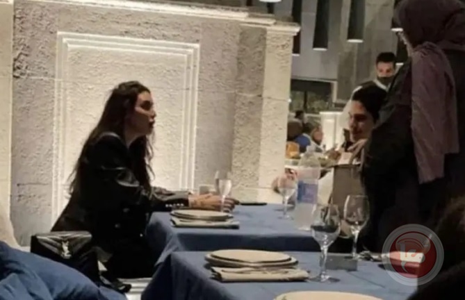 صورة تجمع ياسمين صبري وأبو هشيمة في مطعم تثير التساؤلات!