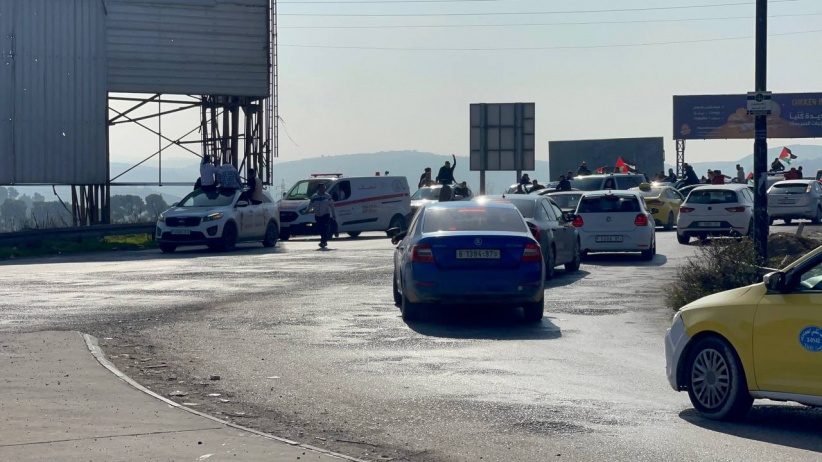 The occupation closes the Hawara checkpoint and intercepts the convoy of martyr Ammar Mufleh