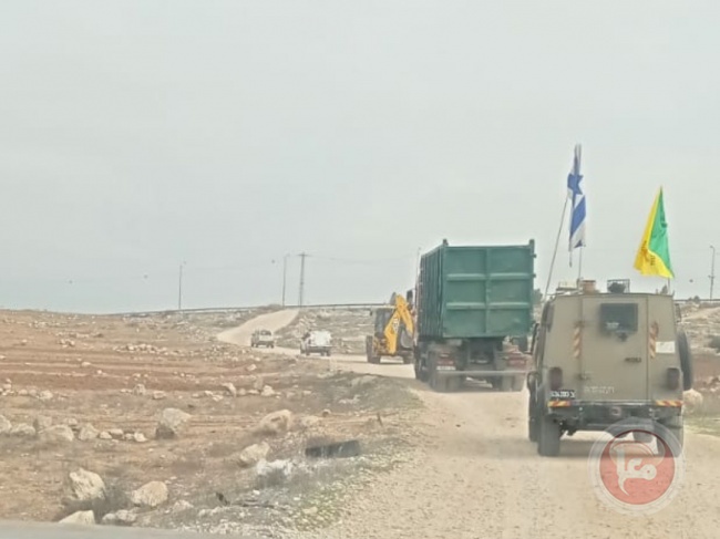The occupation confiscates 3 vehicles for Al-Dhahiriya municipality