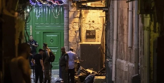 Closing the gates of Al-Aqsa after a settler was stabbed