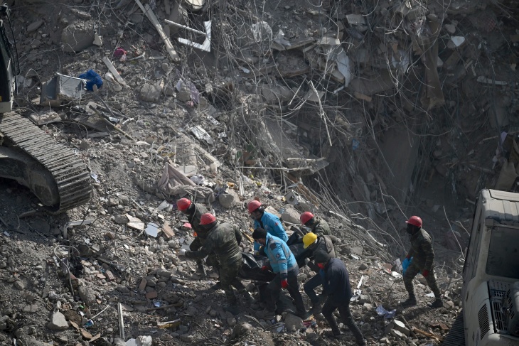 The death toll from the earthquake rose to 100