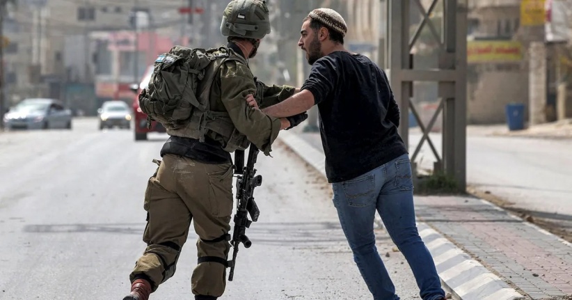 A settler attacks a citizen south of Nablus