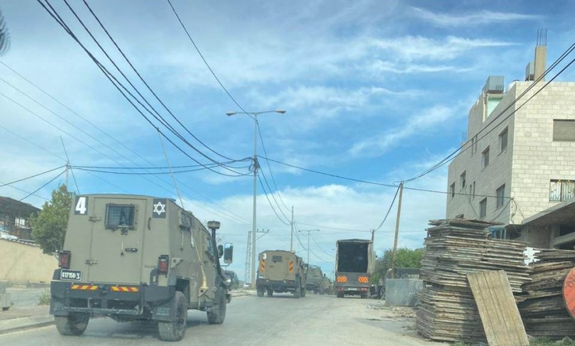 The occupation arrests citizens from Askar camp, east of Nablus