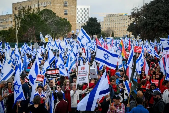 80 thousand demonstrating in the vicinity of the Knesset and fears of clashes