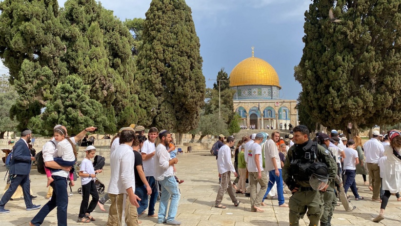 Strict Measures - Dozens of settlers storm Al-Aqsa Mosque