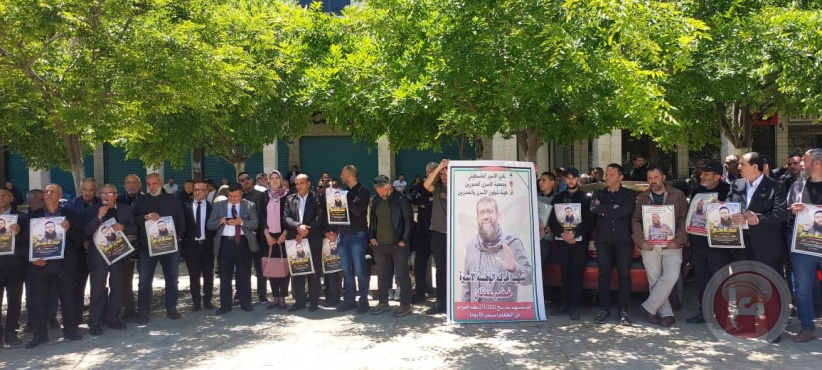 A pause to condemn the martyrdom of the prisoner Khader Adnan in Bethlehem