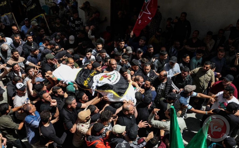 Tens of thousands mourn the leader of the al-Quds Brigades, Iyad al-Hassani, and his entourage