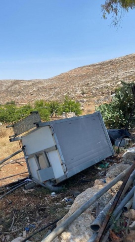 Settlers attack citizens and their property in Ein Samia