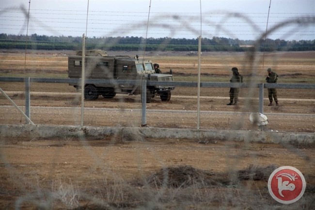The occupation arrests a young man for allegedly trying to sneak through the fence in northern Gaza