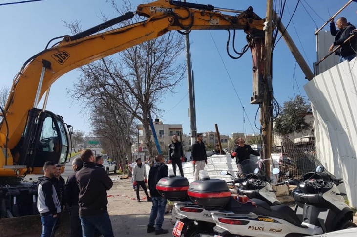The occupation demolishes two apartments in Beit Safafa in Jerusalem